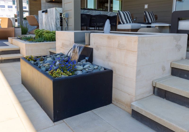 fuente-moderna-paisajismo-residencial-fort-collins